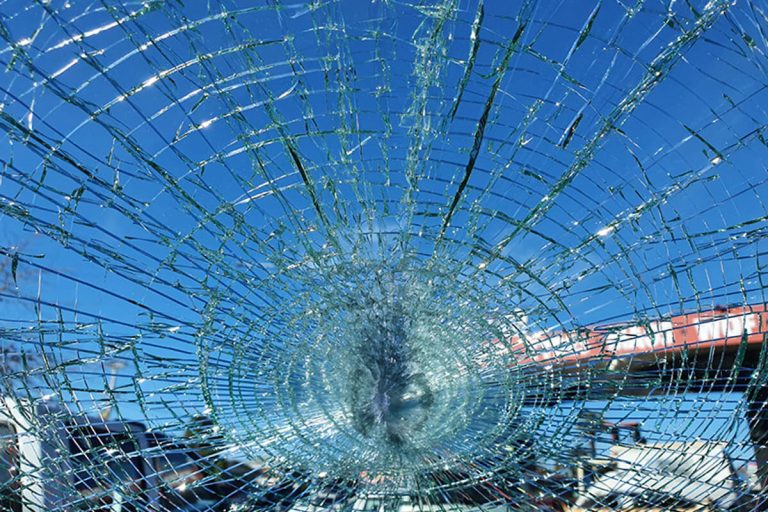 Auto Glass Repair Insurance - Get your windscreen fixed fast | Vista Auto Glass
