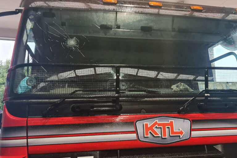 windscreen-repair-before